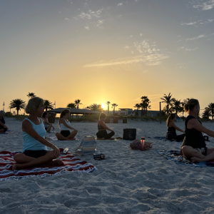 Sunrise Yoga & Smoothie Bowl